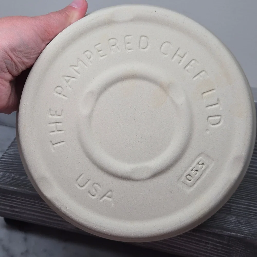 Pampered Chef 8 inch Deep Dish Natural Stoneware Pie Plate Family‎ Heritage USA